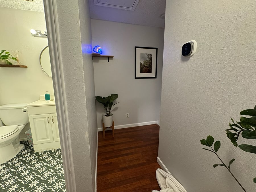 upstairs full bath