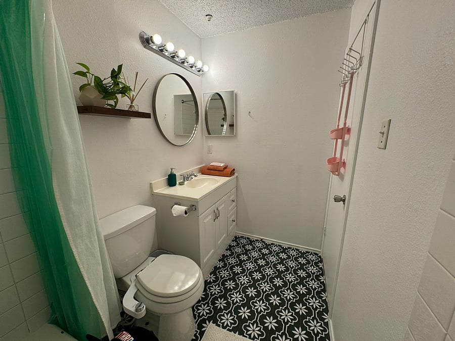 upstairs full bath