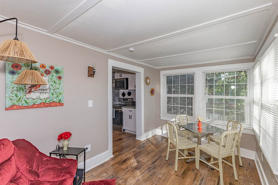Sunroom with 4 person dining table and chair for relaxing