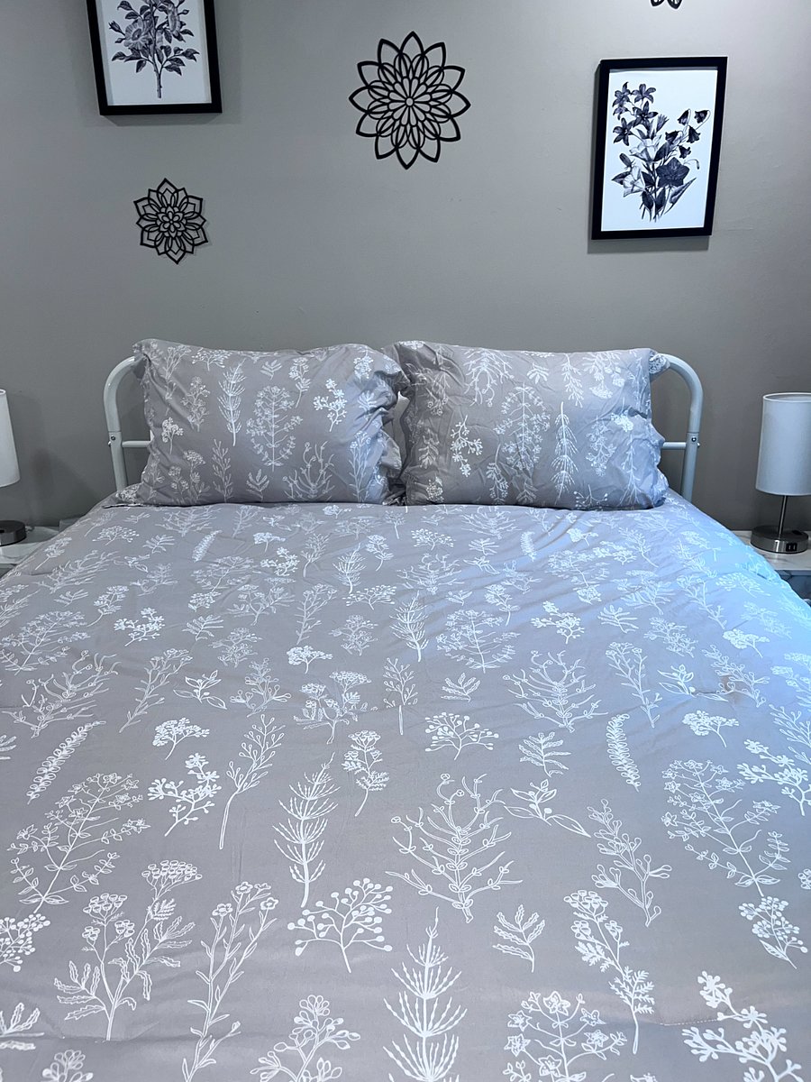 Queen size bedroom