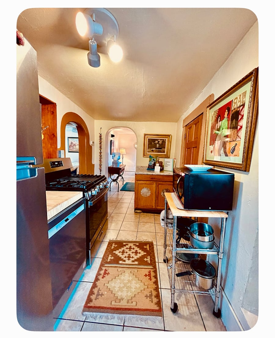 Loaded kitchen with everything you need to whip up a delicious meal.