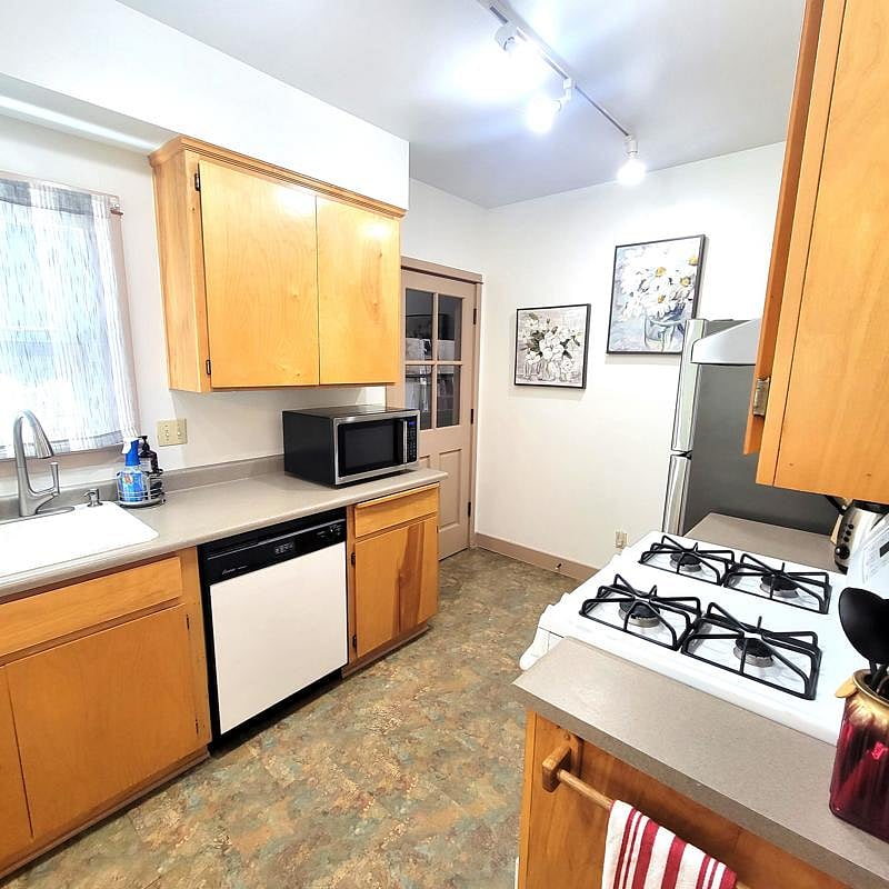 Furnished Finder property 919883_1 photo 9