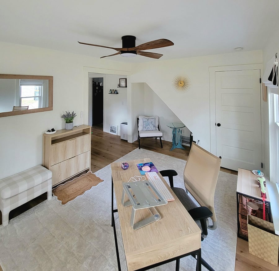 Entry/study and door to upstairs