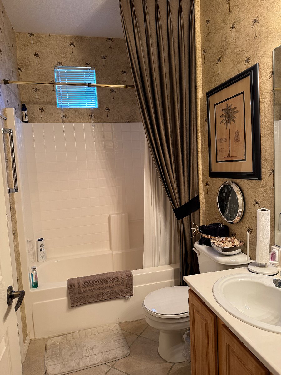 Bathroom #2 For Guests