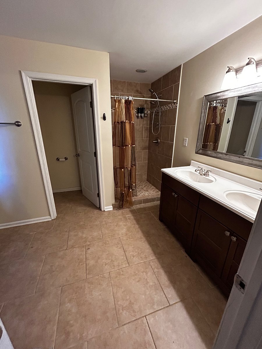 Upstairs bathroom