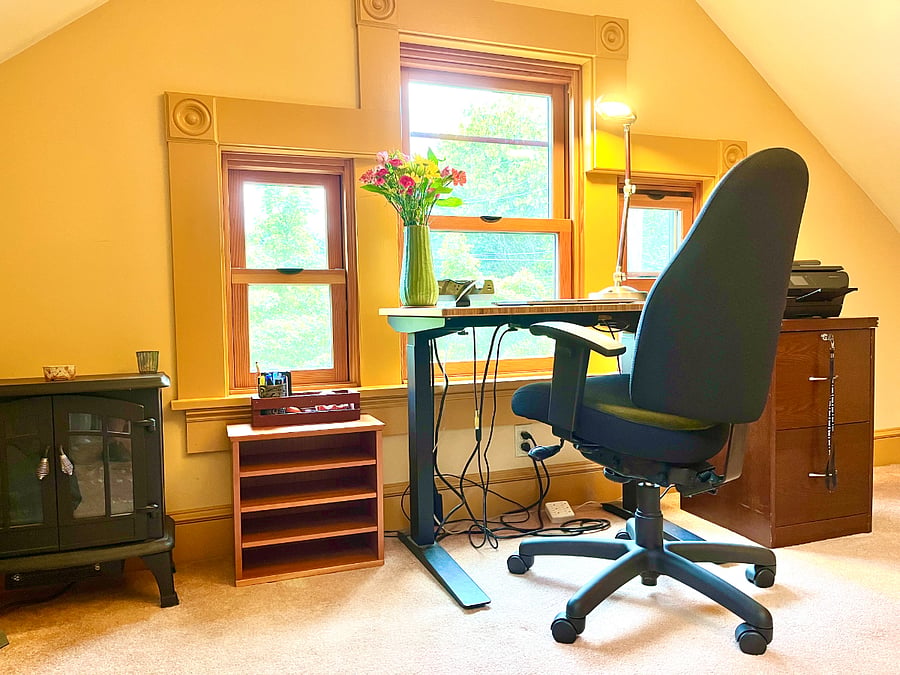 Office/Loft/Workspace