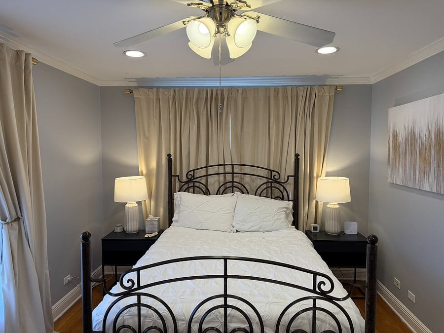 Guest Bedroom - Queen bed