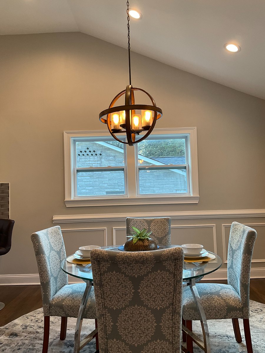 Dining room table