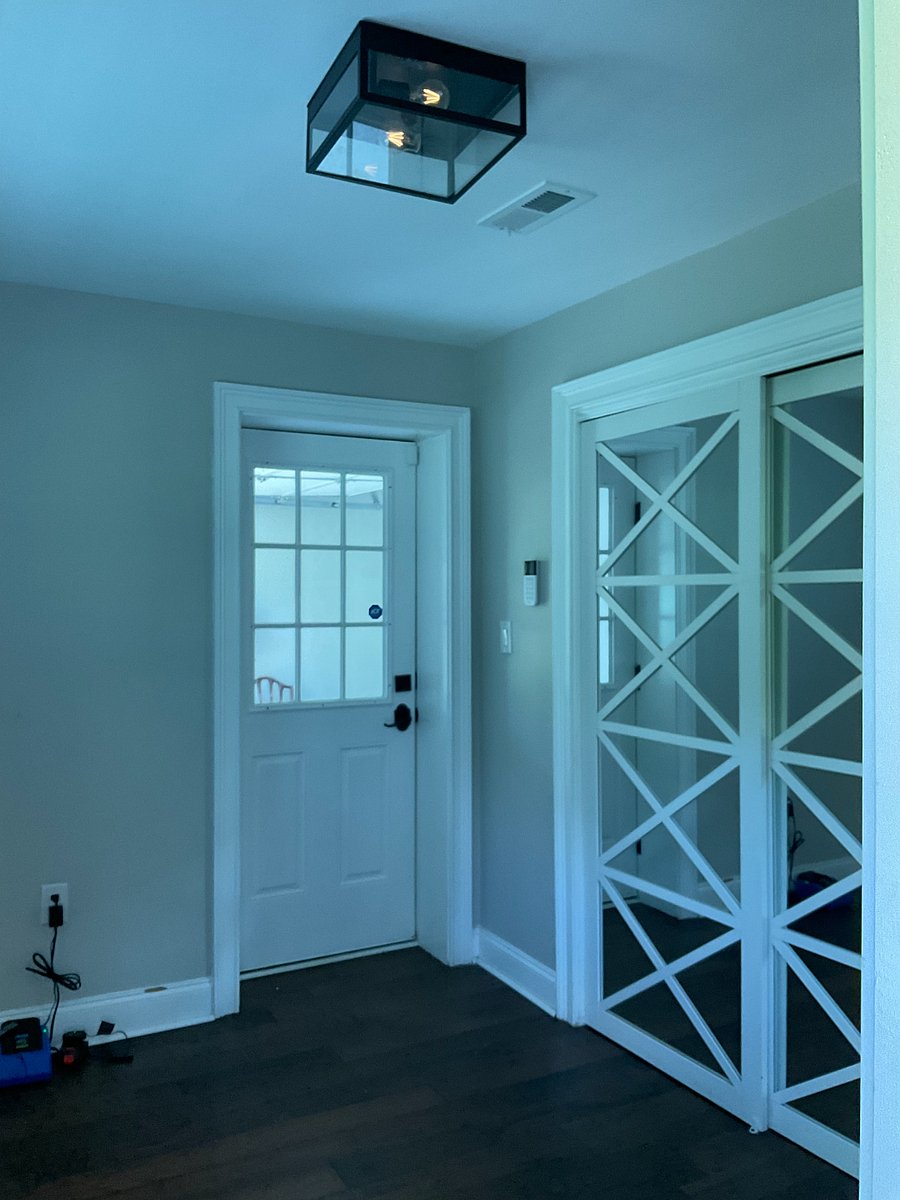 Laundry room
