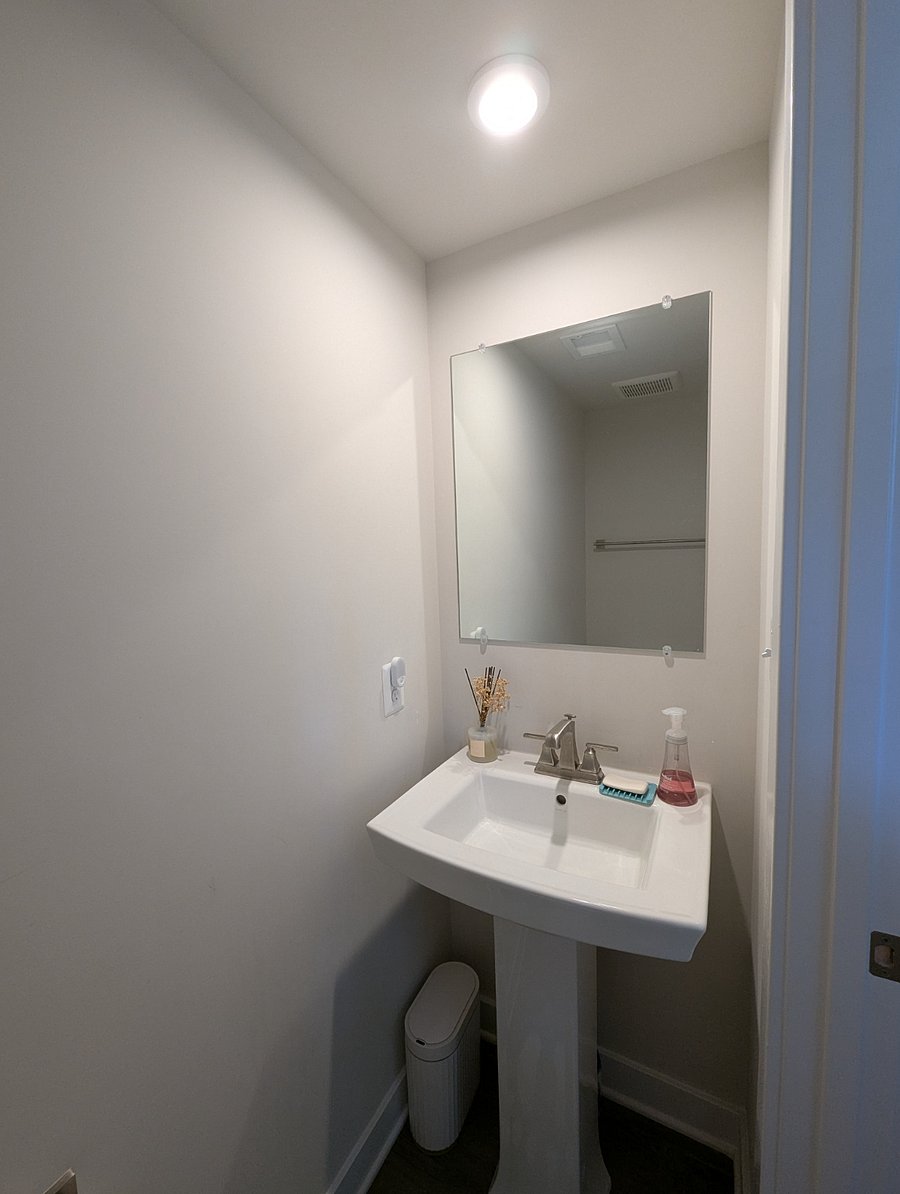 Private 1/2 bathroom 