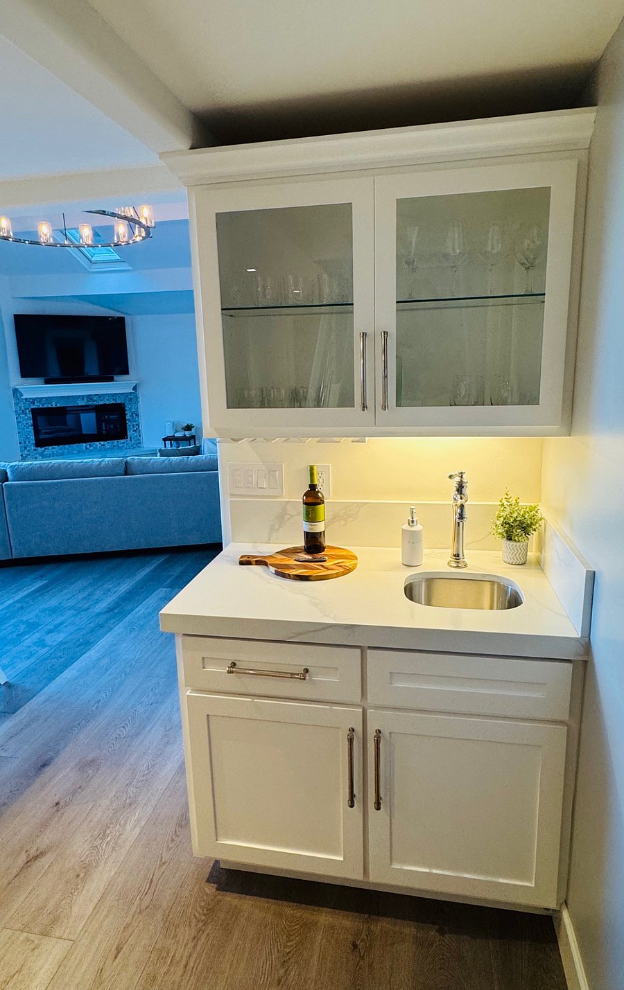 Wet bar with storage and glassware