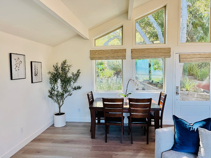 6 seater dining table with attached extension leaf
