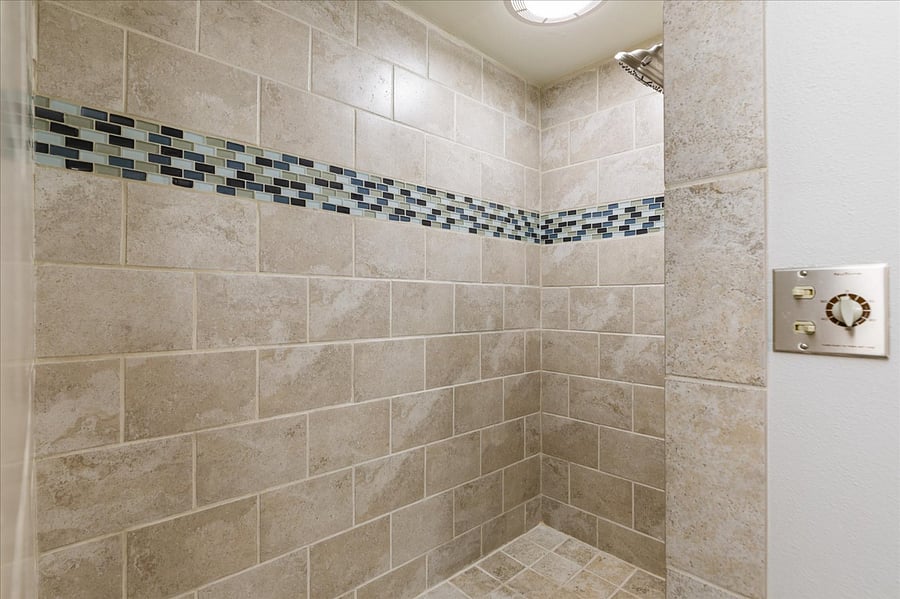 Fully tiled and roomy!