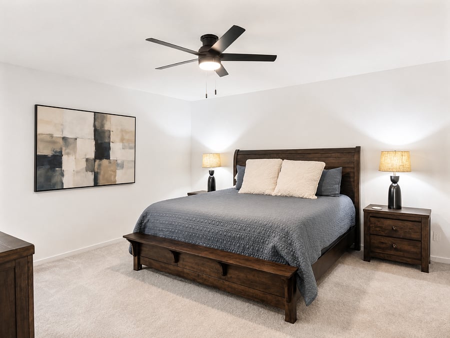 Master bedroom - King bed