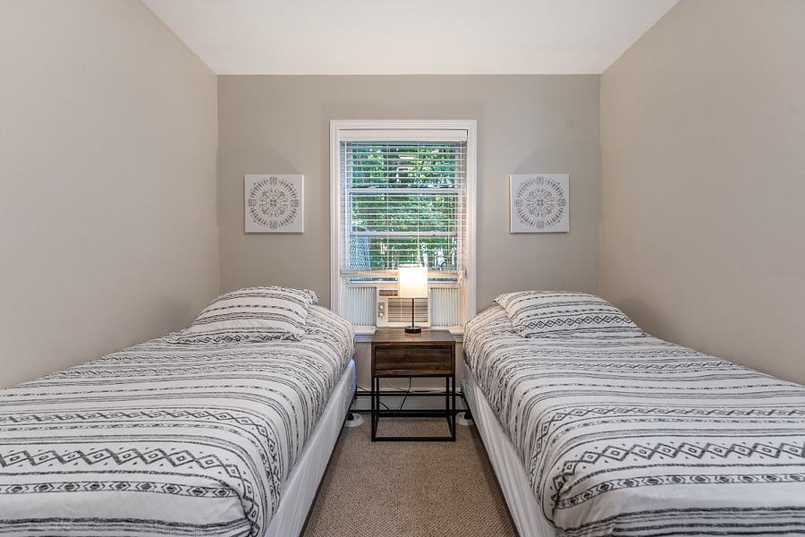 Two Twin Beds - First Floor