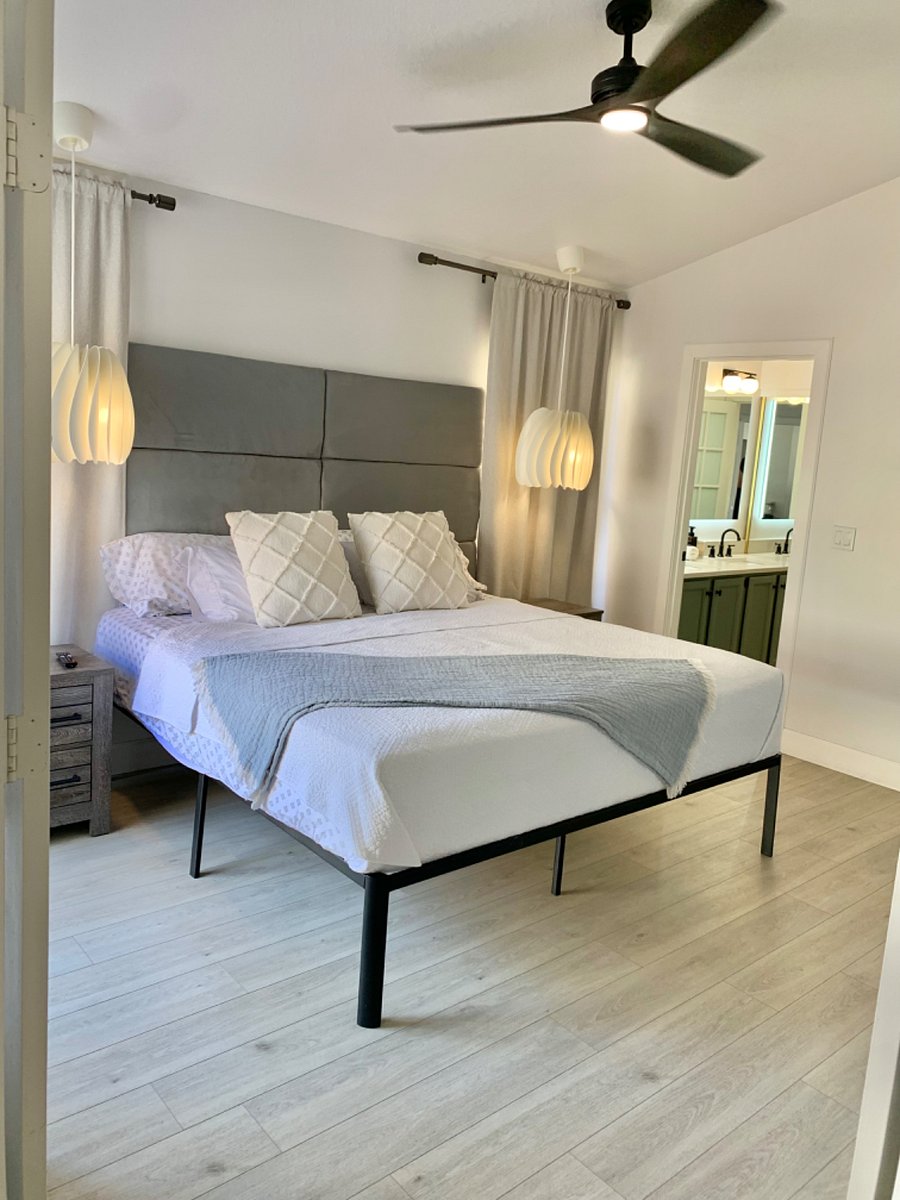 King Master Bedroom with ensuite bathroom