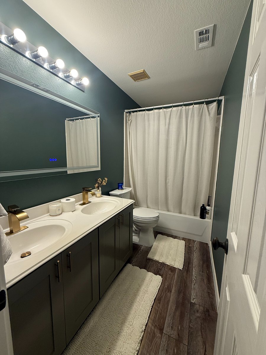Private newly renovated bathroom upstairs