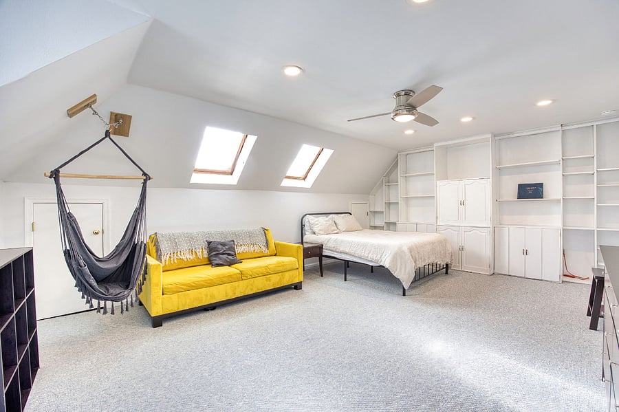 Bedroom #4 or additional living area with pull out couch that sleeps an additional 2 people