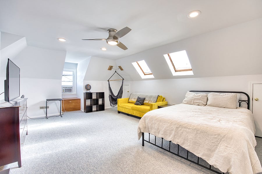 Pull out couch in the back ground that sleeps 2 more