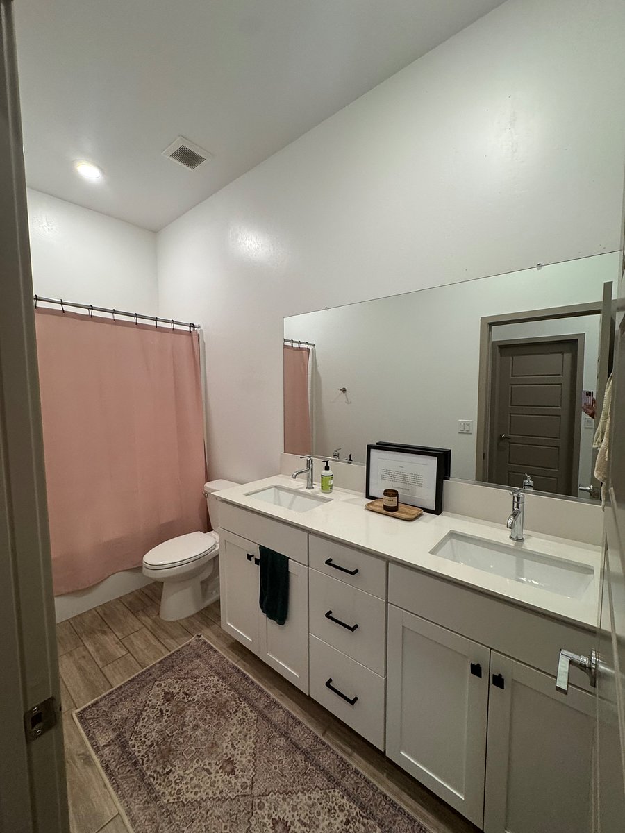 secondary bathroom