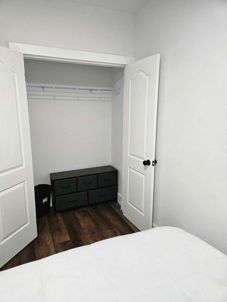 Closet Bedroom 2