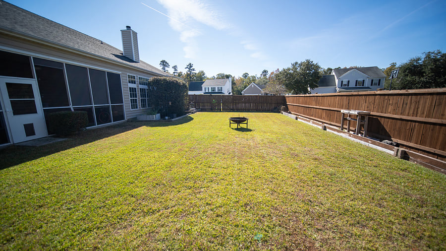 shared backyard space. Make a bonfire and tell jokes, stories and make new memories.