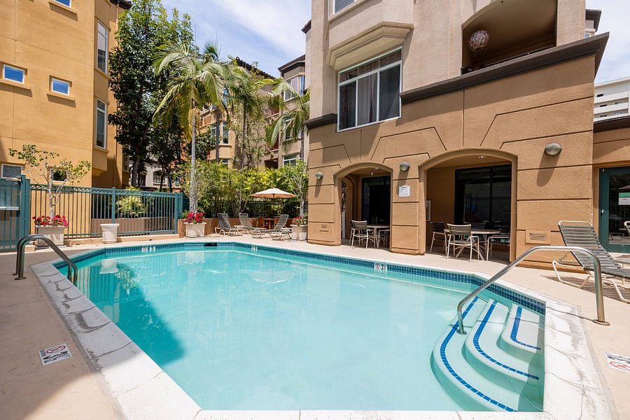 Pool & BBQ Area