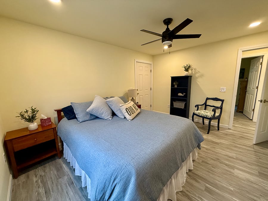 Cozy queen bedroom with large closet