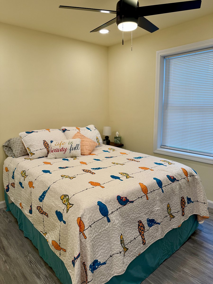 Full bedroom