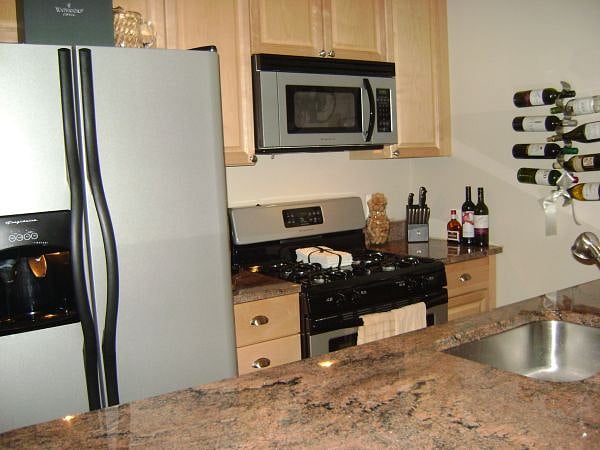 Kitchen (Fully Equipped)