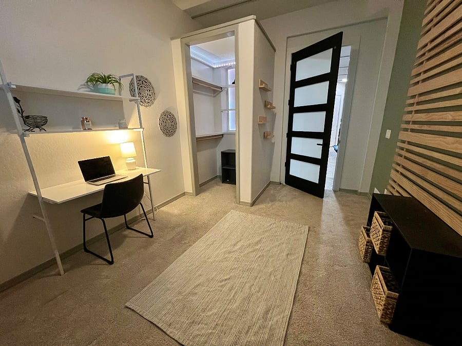 Dedicated office space/flex room