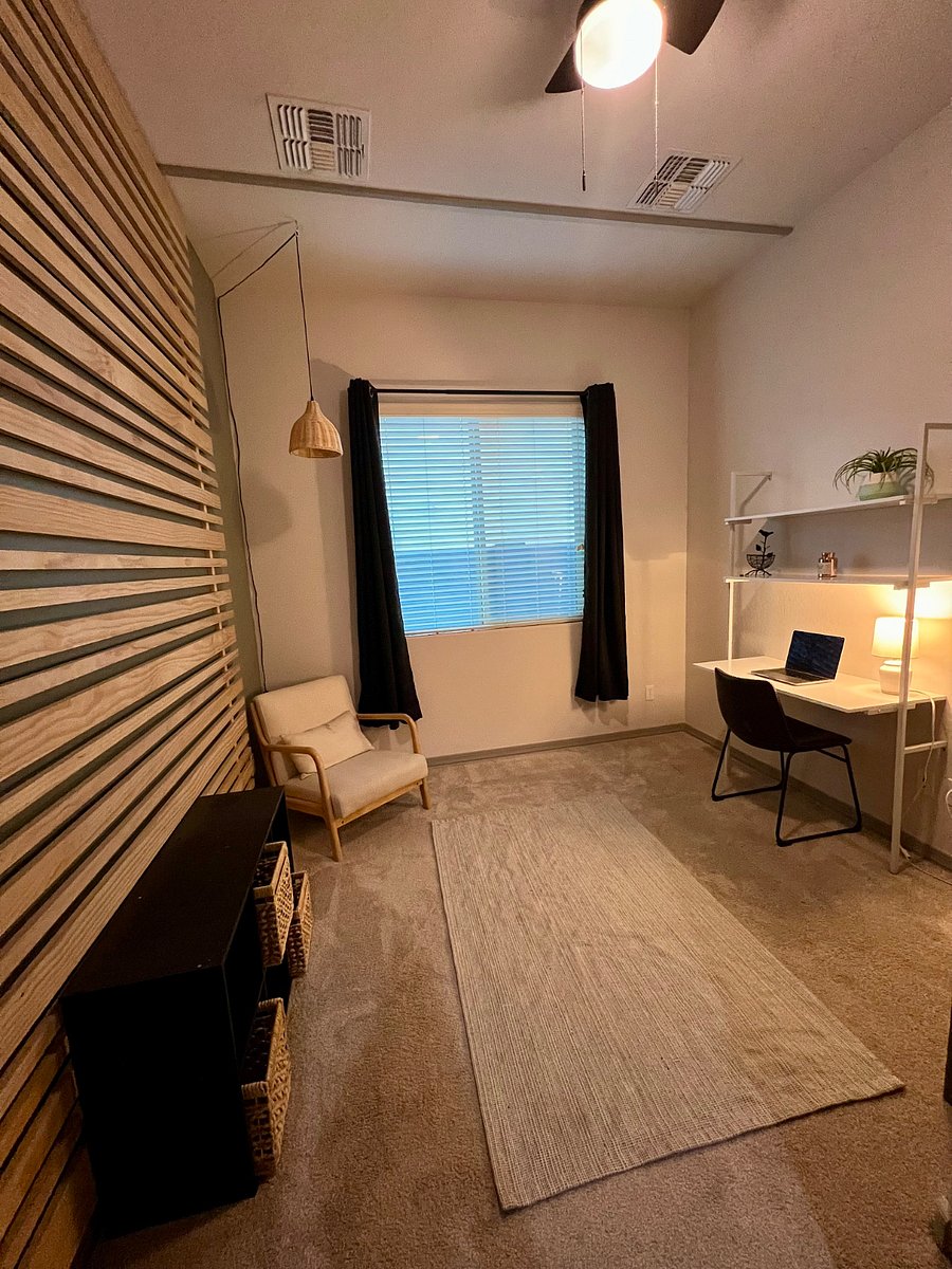 Dedicated office space/flex room