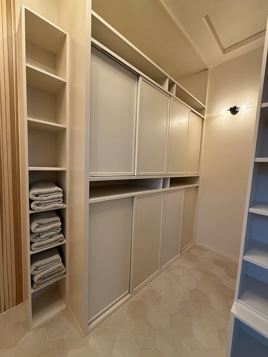 Primary suite