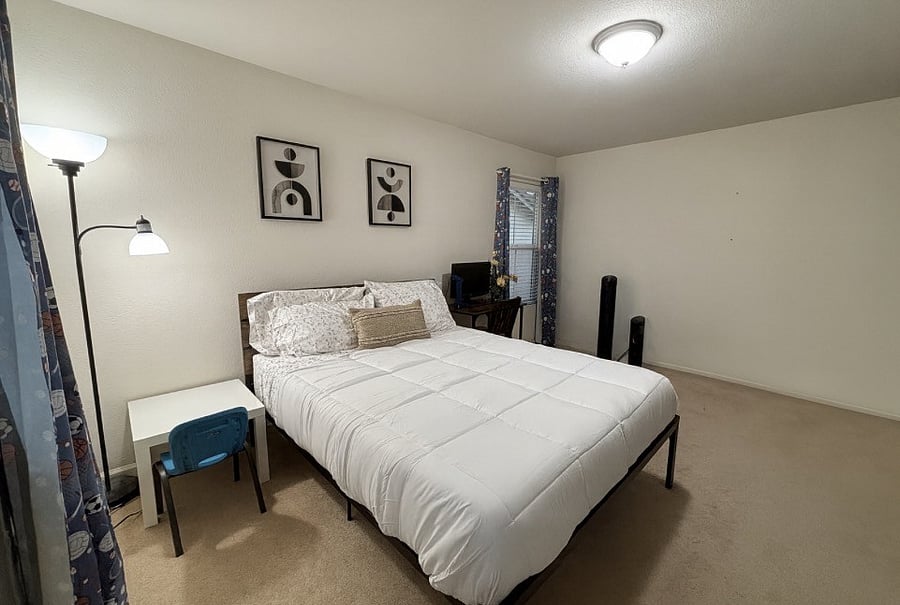 Third bedroom with a desk