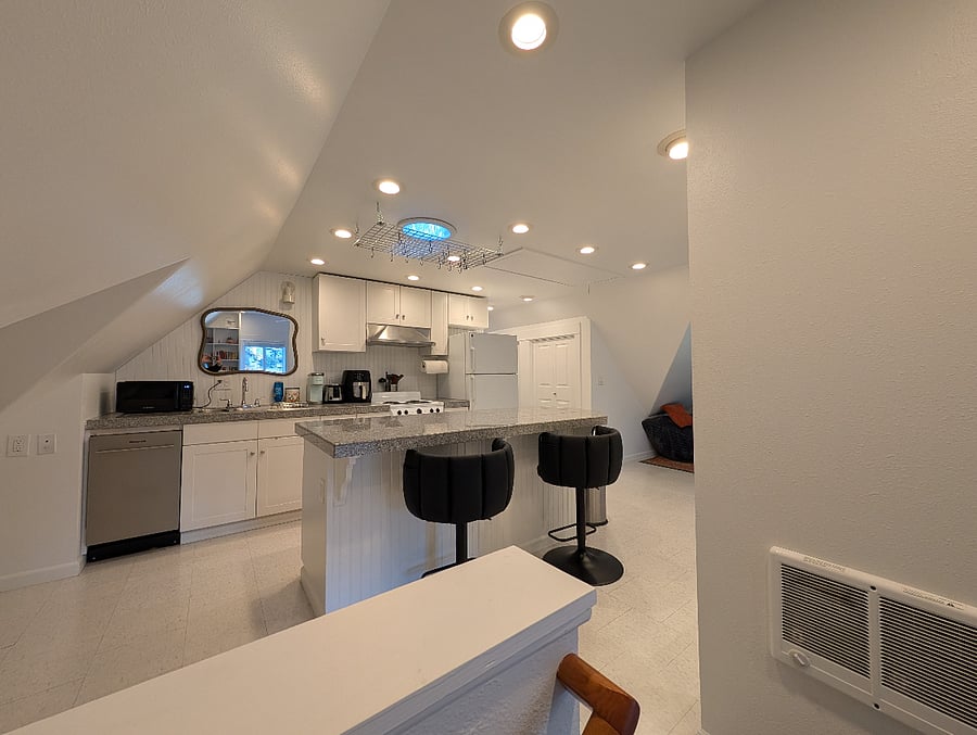 Kitchen bar