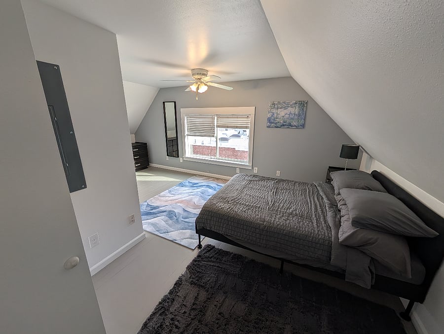 Bedroom, full size bed