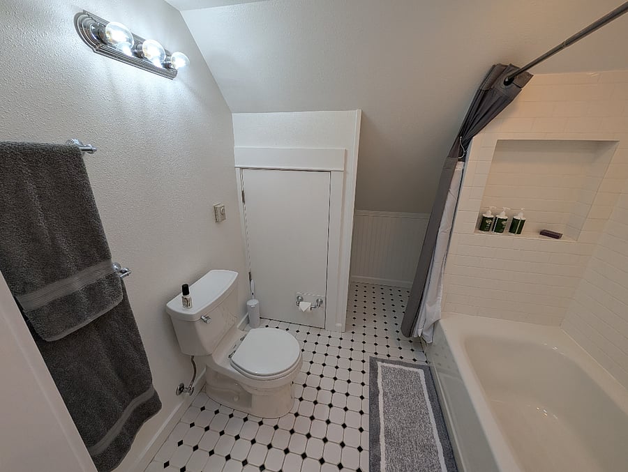 Spacious Bathroom