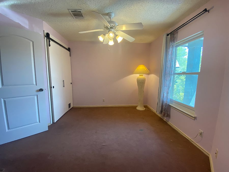 Room A: 110 sq ft $600/mo