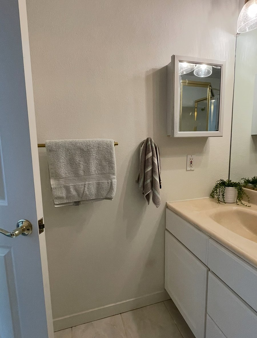 towels, starter toiletries