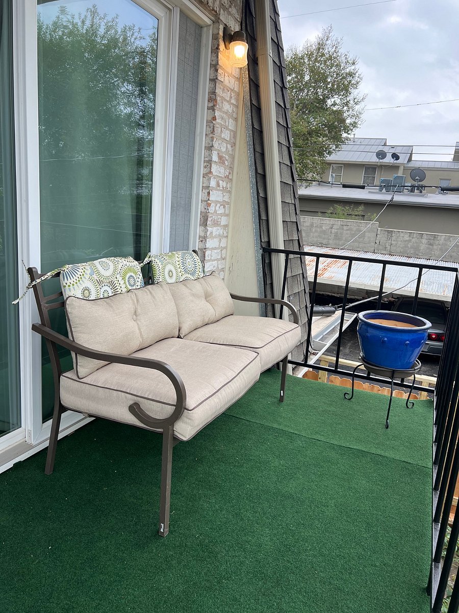 balcony