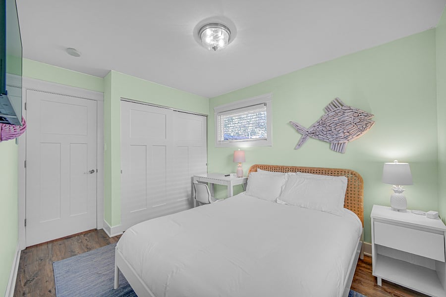 Guest Bedroom 2, closet and doorway view.