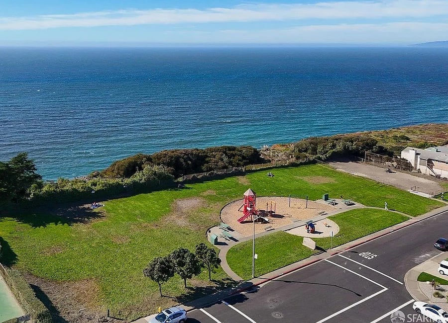A short walk to the neighborhood ocean front park