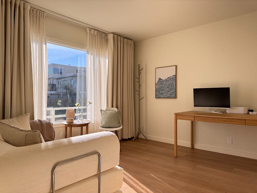Bedroom 2 (Flex room) - Couch setting (can be expanded to queen bed)