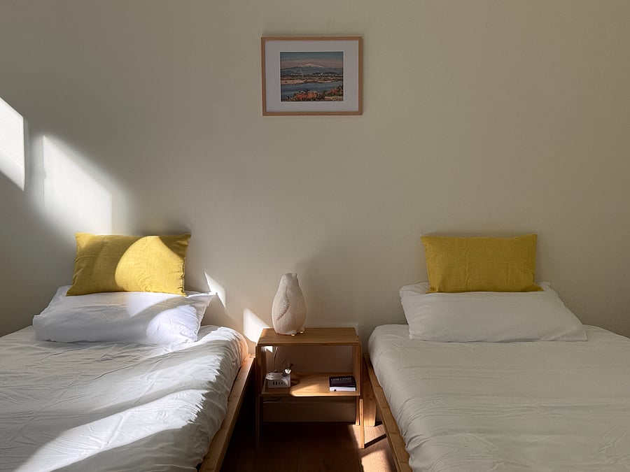 Bedroom 3 - Twin bed setting (can be pushed together for 1 king bed)