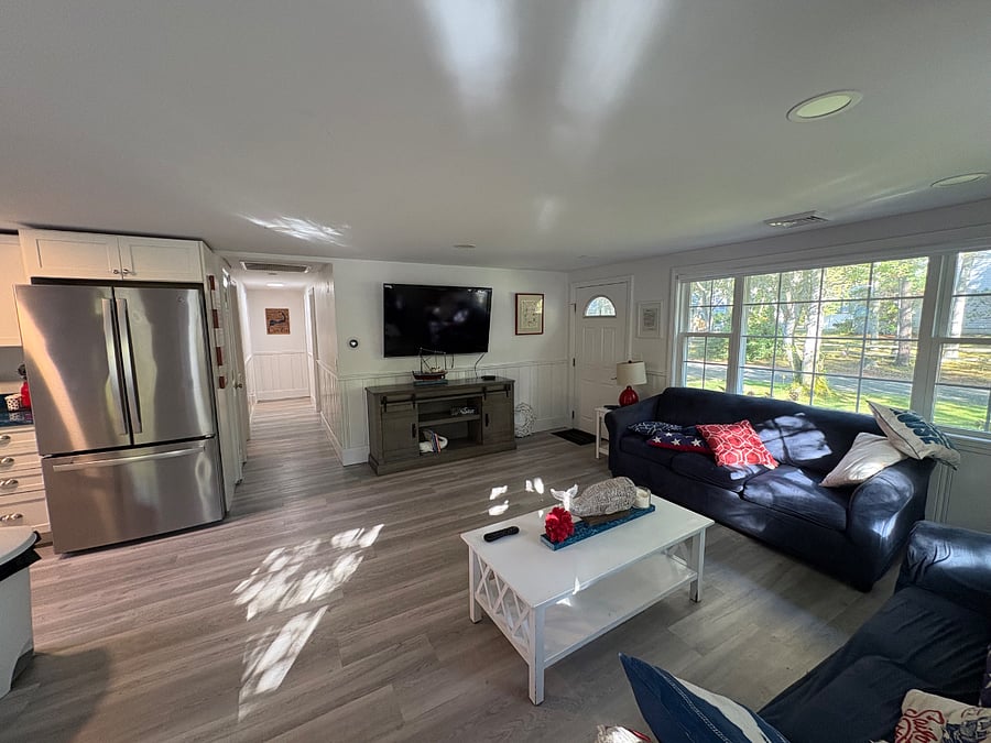 Sunny and bright Living Room