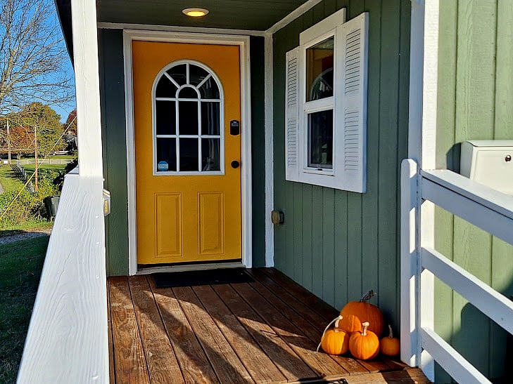 Beautiful. bright entrance