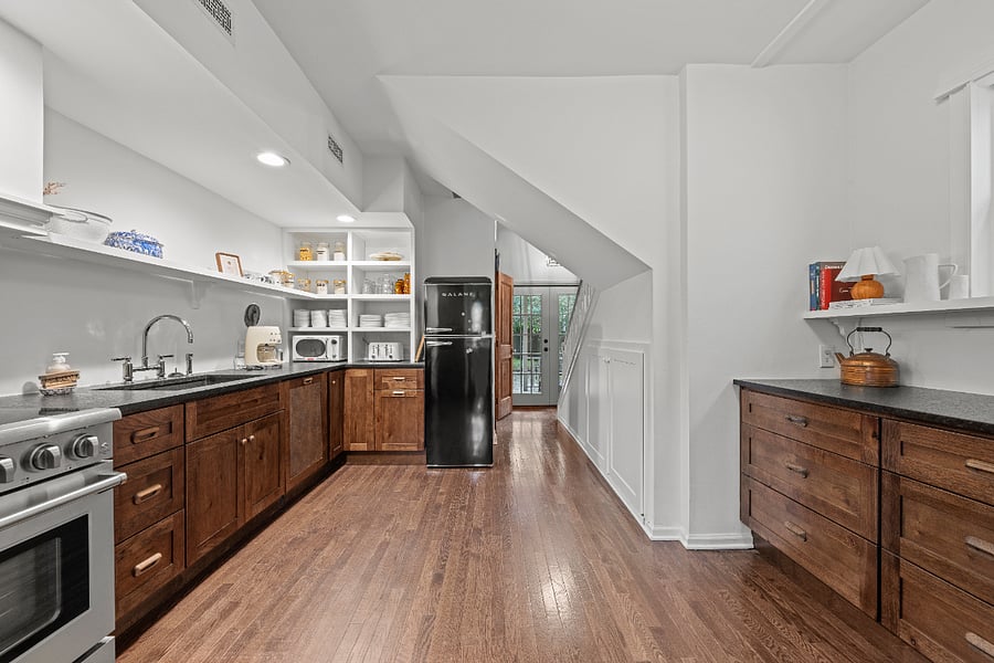 Kitchen Fridge and Dish Washer and Stove