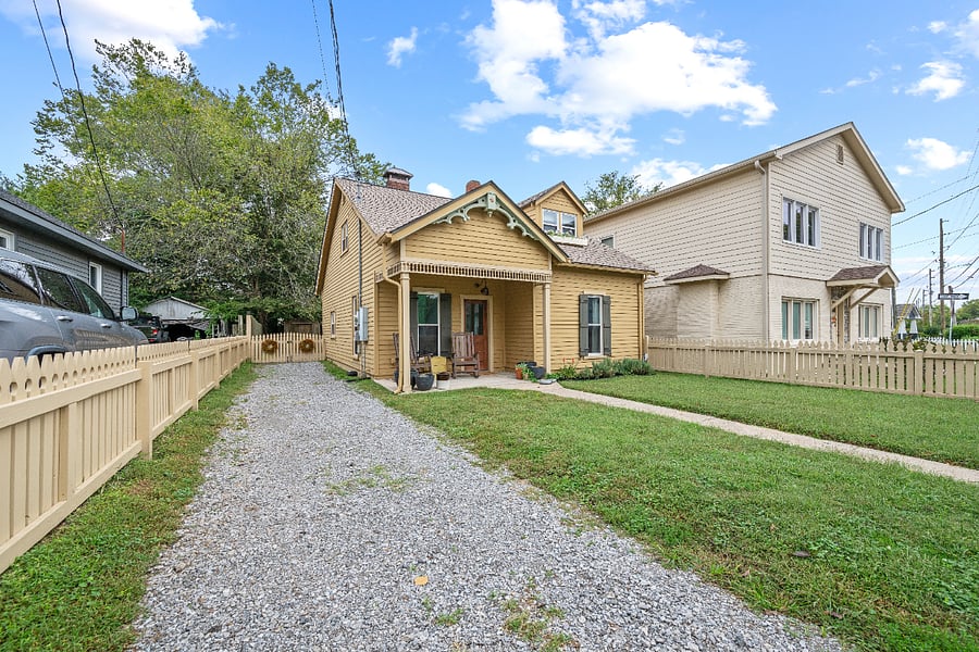 Front yard with view of driveway