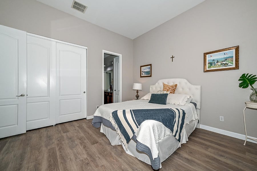 Queen Guest Room