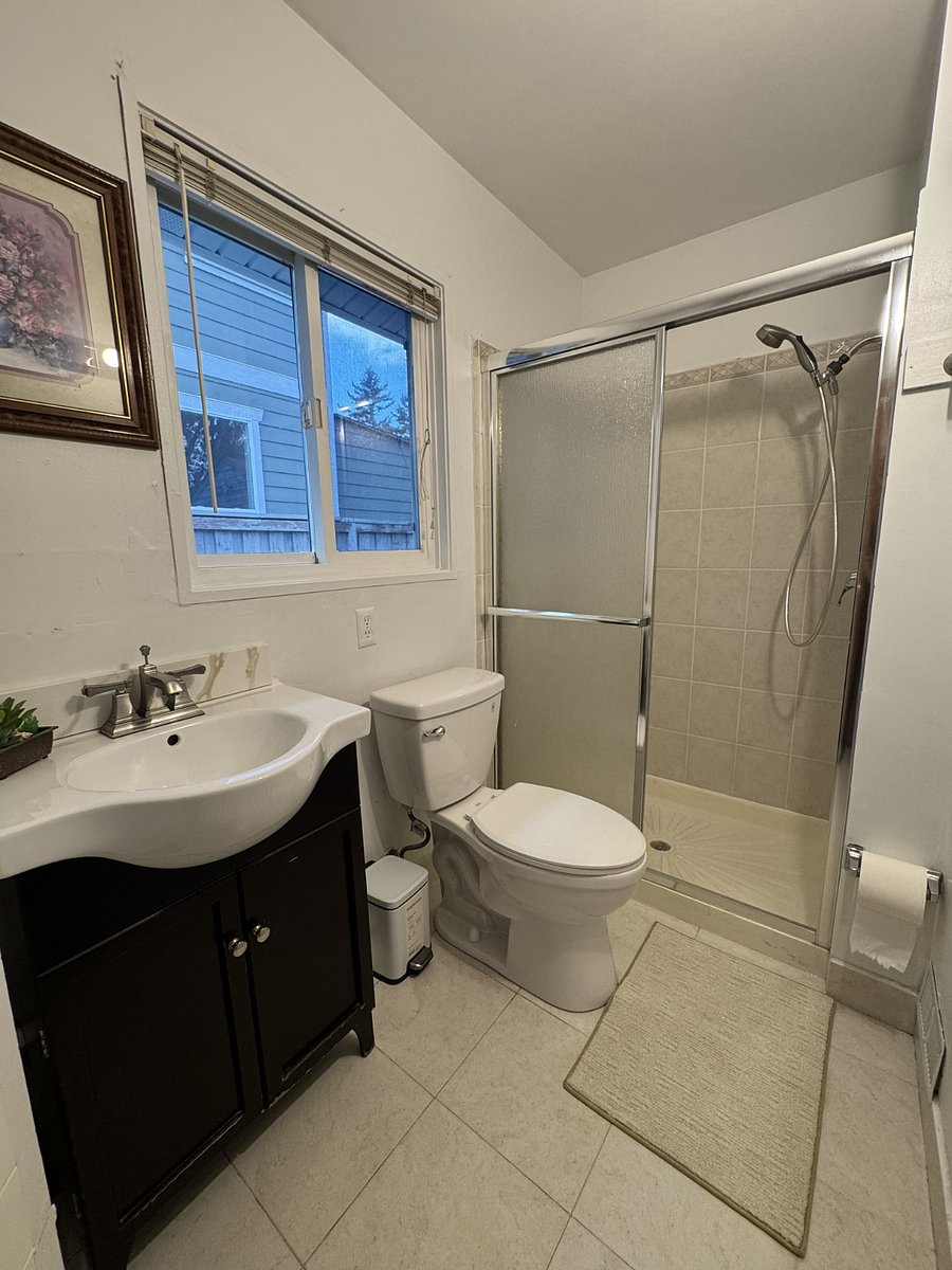 secondary bathroom